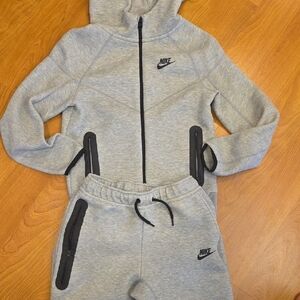 Nike Tech SET...